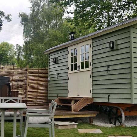 Romantic Shepherds Hut With Stunning Sunsets Hollingbourne 外观 照片