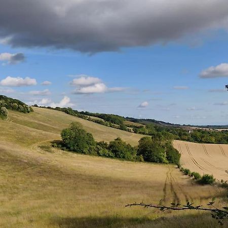 Romantic Shepherds Hut With Stunning Sunsets Hollingbourne 外观 照片