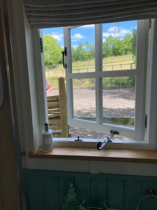 Romantic Shepherds Hut With Stunning Sunsets Hollingbourne 外观 照片